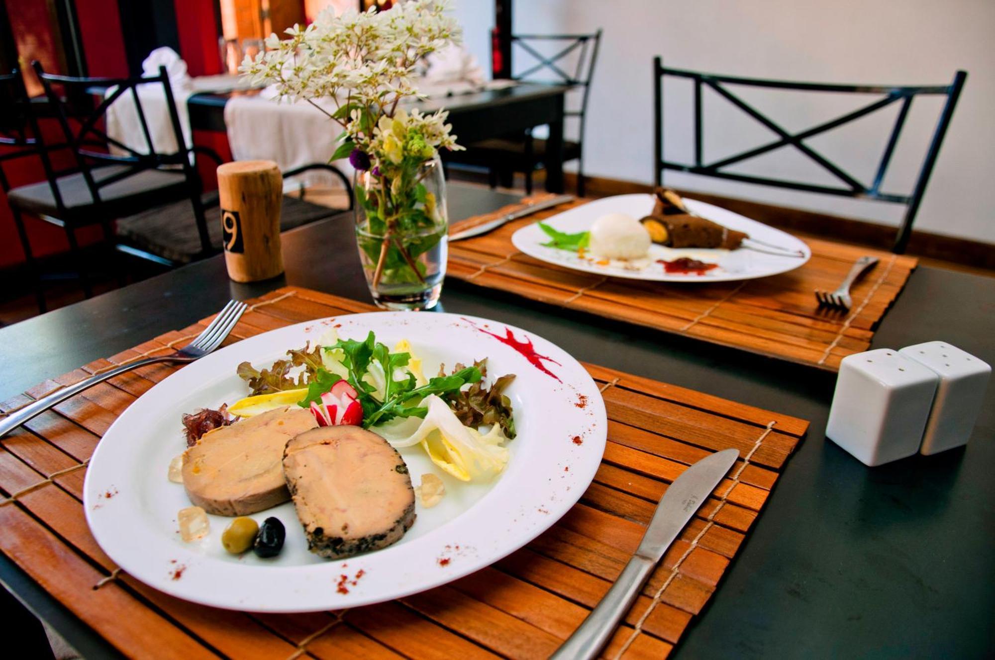 Hotel Restaurant Le Combava Antananarivo Exteriör bild
