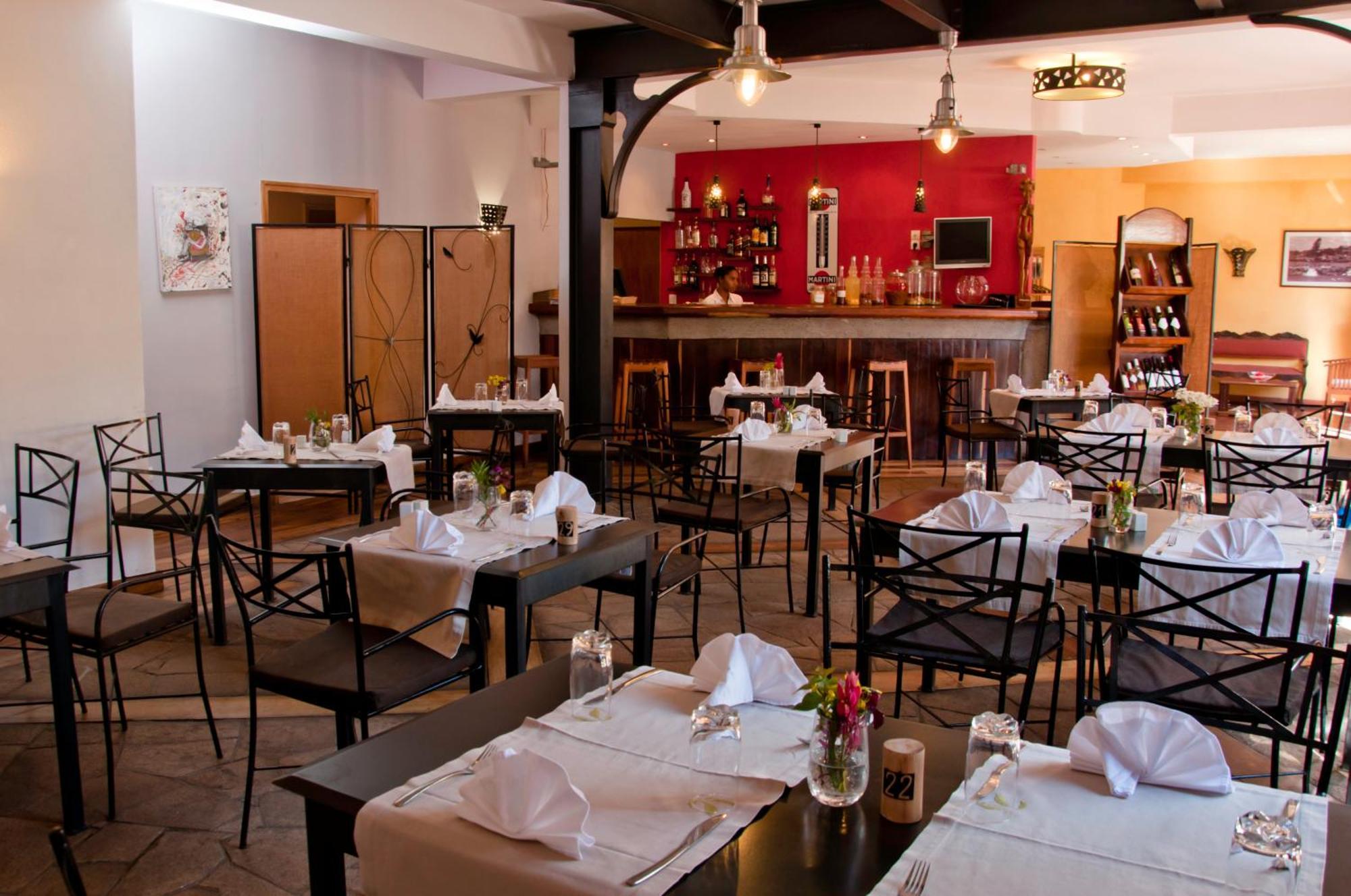 Hotel Restaurant Le Combava Antananarivo Exteriör bild