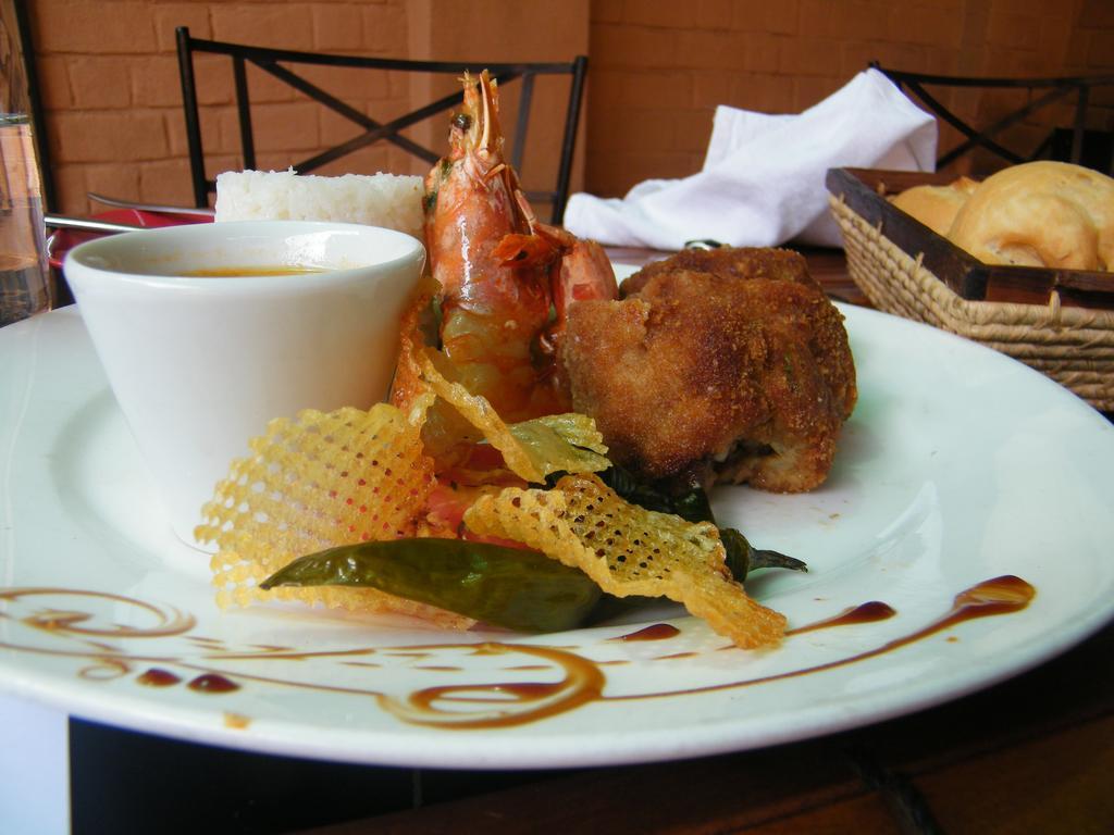Hotel Restaurant Le Combava Antananarivo Exteriör bild